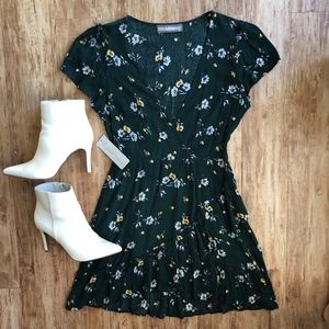Brand New Lizard Thicket Floral Dress